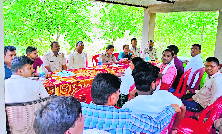 Gaya News : टंडवा वन समिति की बैठक में मंदिर सौंदर्यीकरण पर हुआ मंथन