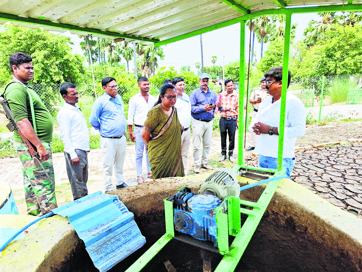 Gaya News : मनरेगा आयुक्त ने बतसपुर गांव को बताया आदर्श मॉडल