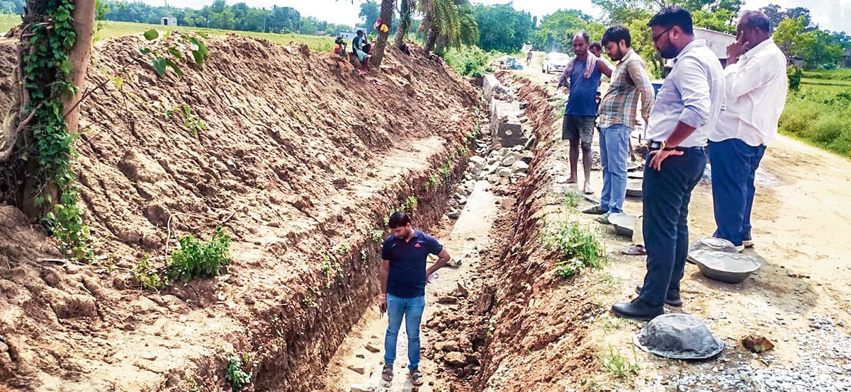 East Singhbhum News : माटिहाना-खंडामौदा सड़क की हुई जांच