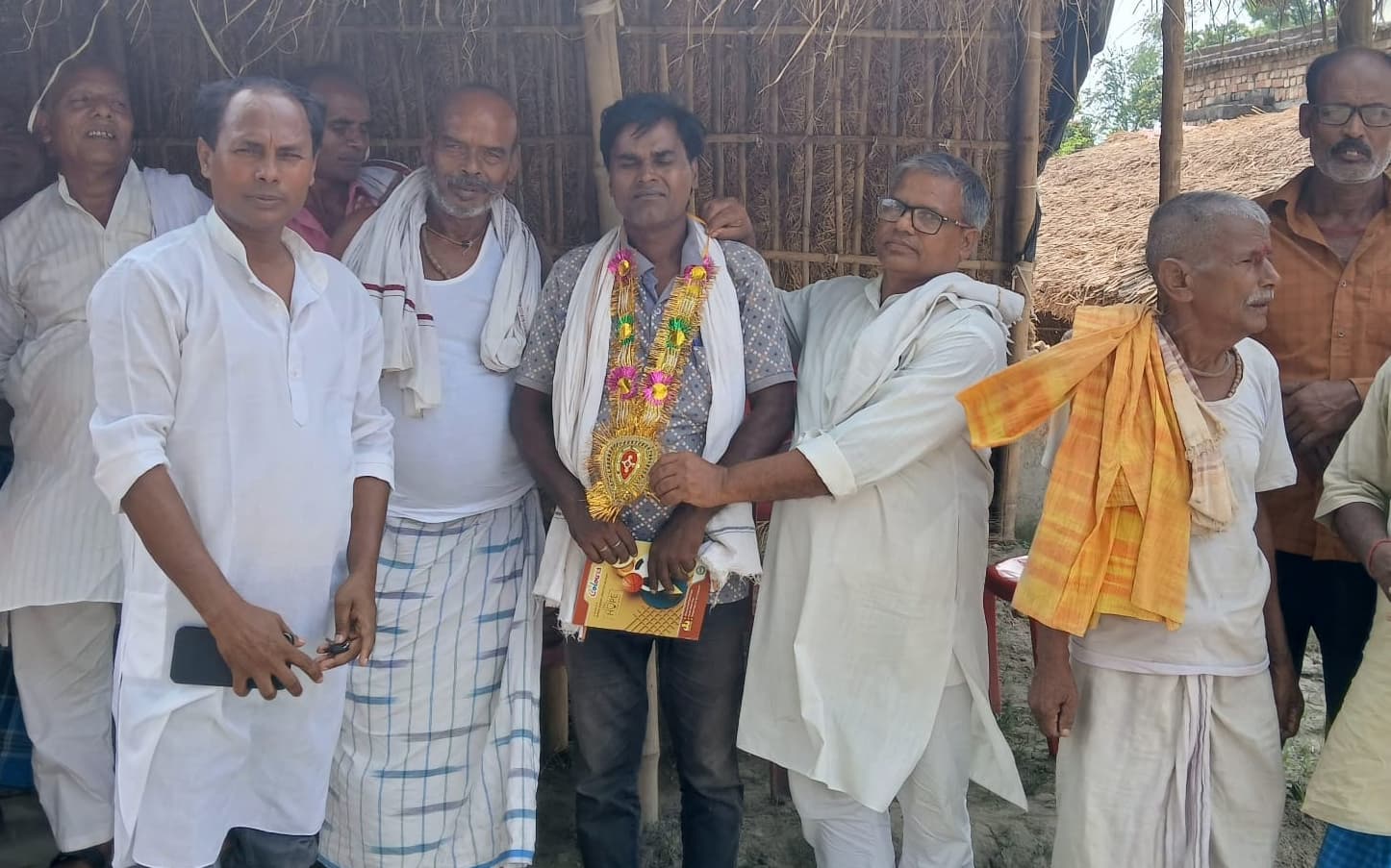 युवराज पासवान दूसरी बार बने राजद के खजुरी पंचायत अध्यक्ष