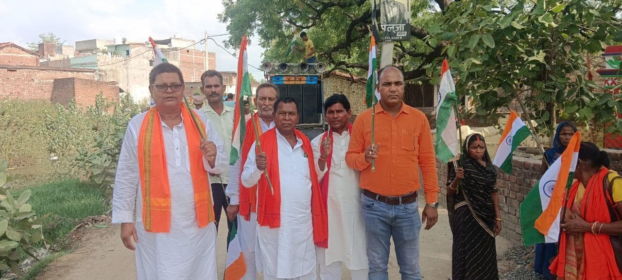 फतेहपुर में भाजपा ने निकाली तिरंगा यात्रा