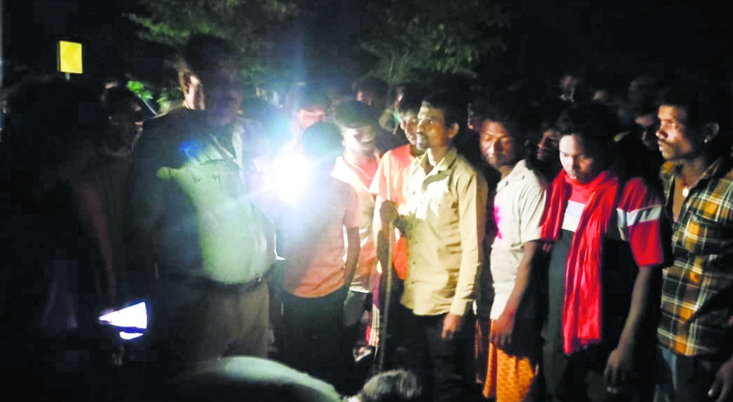Gopalganj News : हाइवे पर अनियंत्रित वाहन से कुचल कर बुजुर्ग की मौत, आक्रोशित लोगों ने जाम की सड़क