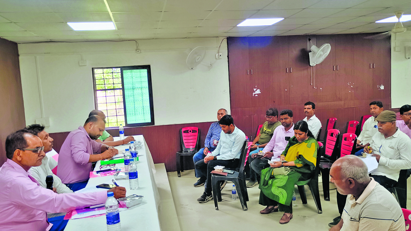 Saran News : परसा में बीस सूत्री समिति की बैठक में की गयी योजनाओं की समीक्षा