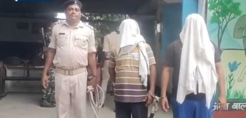 जुए के अड्डे से दो लोग किये गये गिरफ्तार