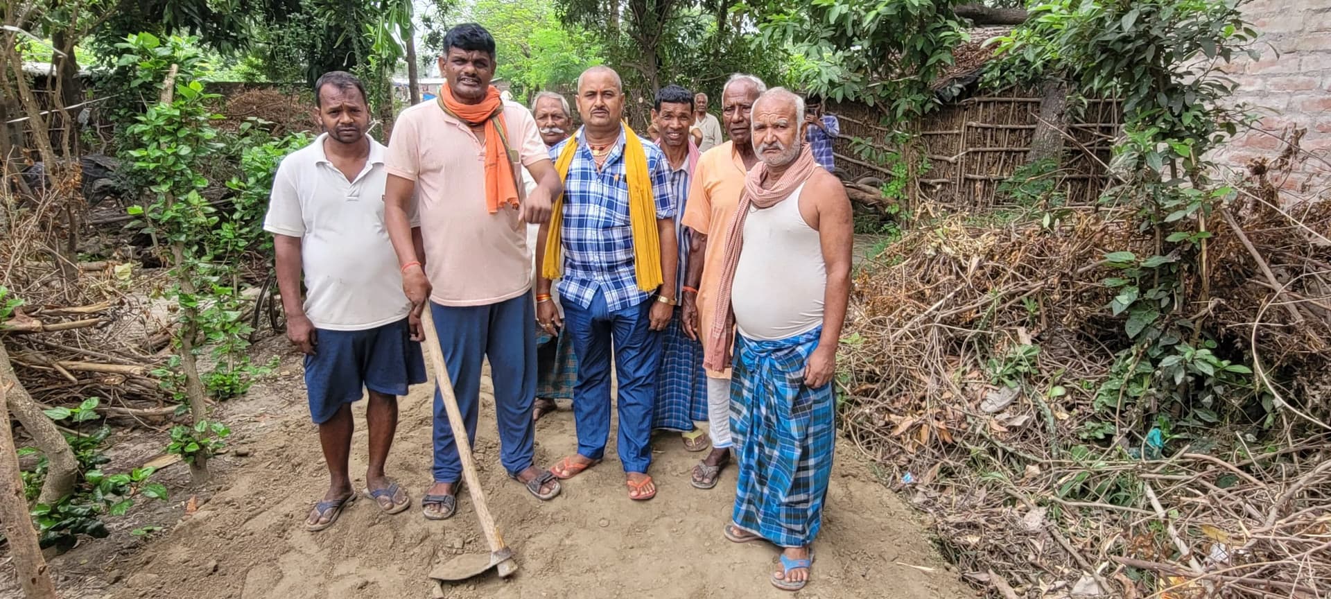रास्ता विवाद का सरपंच ने कराया सुलह