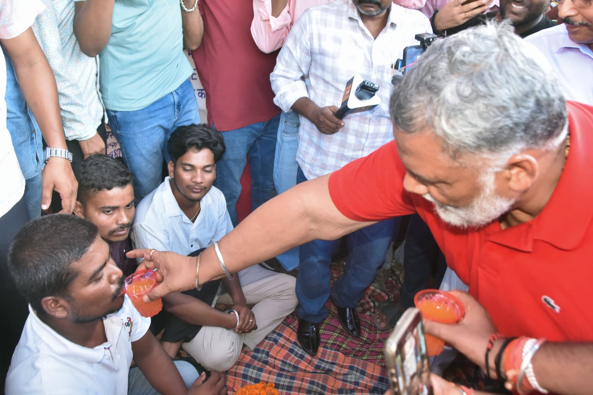 विश्विद्यालय प्रशासन सकारात्मक पहल कर छात्रों की समस्या का करे समाधान : पप्पू यादव