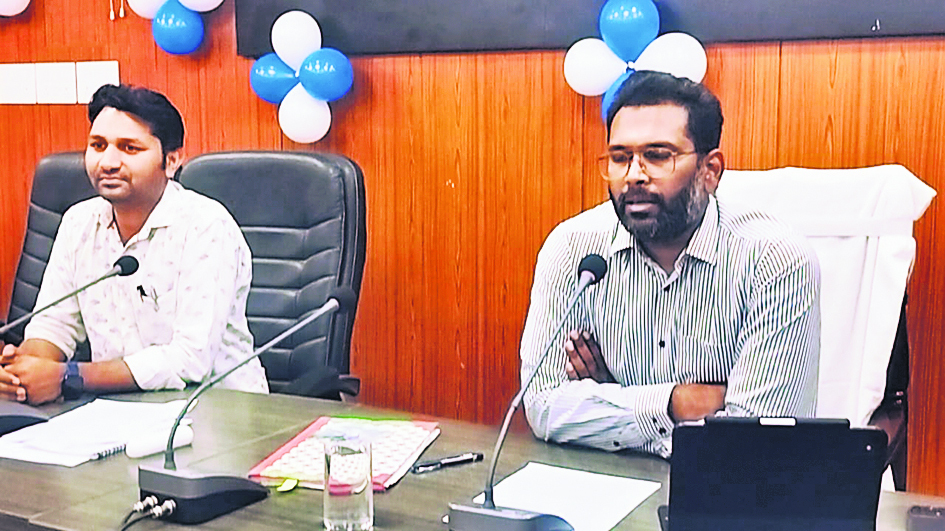 Gopalganj News : राजनीतिक दलों के सहयोग से निष्पक्ष होगा विधानसभा चुनाव : डीएम
