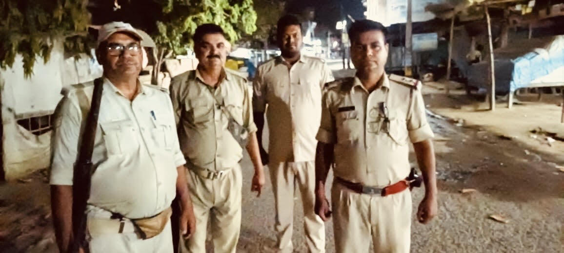 फुलवरिया में बैंक, एटीएम और ज्वेलरी दुकानों पर पुलिस की बनी है पैनी नजर