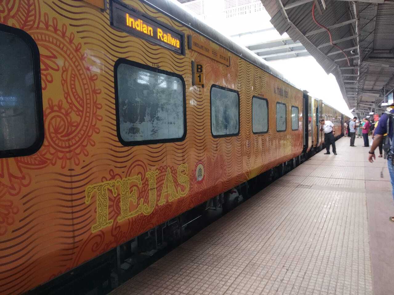 भीड़ के मद्देनजर राजधानी एक्स ट्रेनों में अतिरिक्त एसी कोच जोड़े जायेंगे