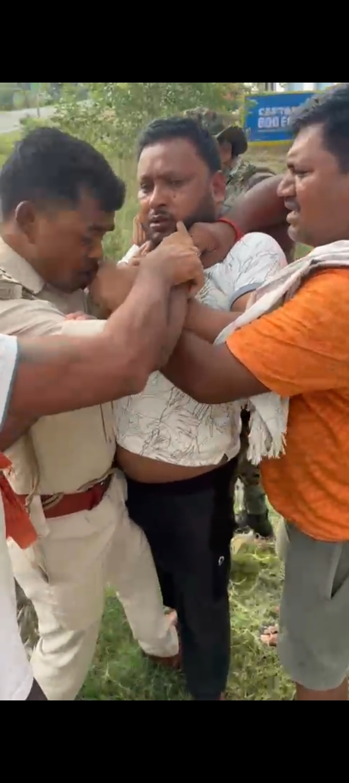 दारोगा पर जानलेवा हमले के मामले में 12 नामजद आरोपित