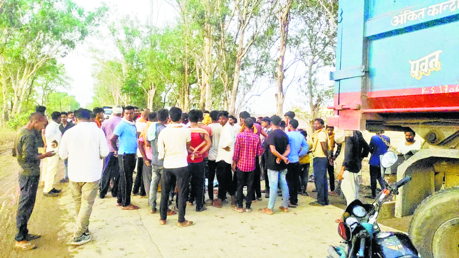Aurangabad News : ओवरटेक करते समय हाइवा ने बाइक सवार को रौंदा, मौत