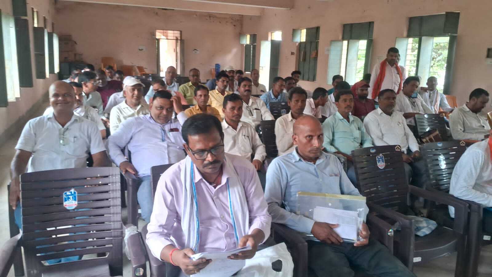 चुनाव संबंधित काम गंभीरता से करें बीएलओ