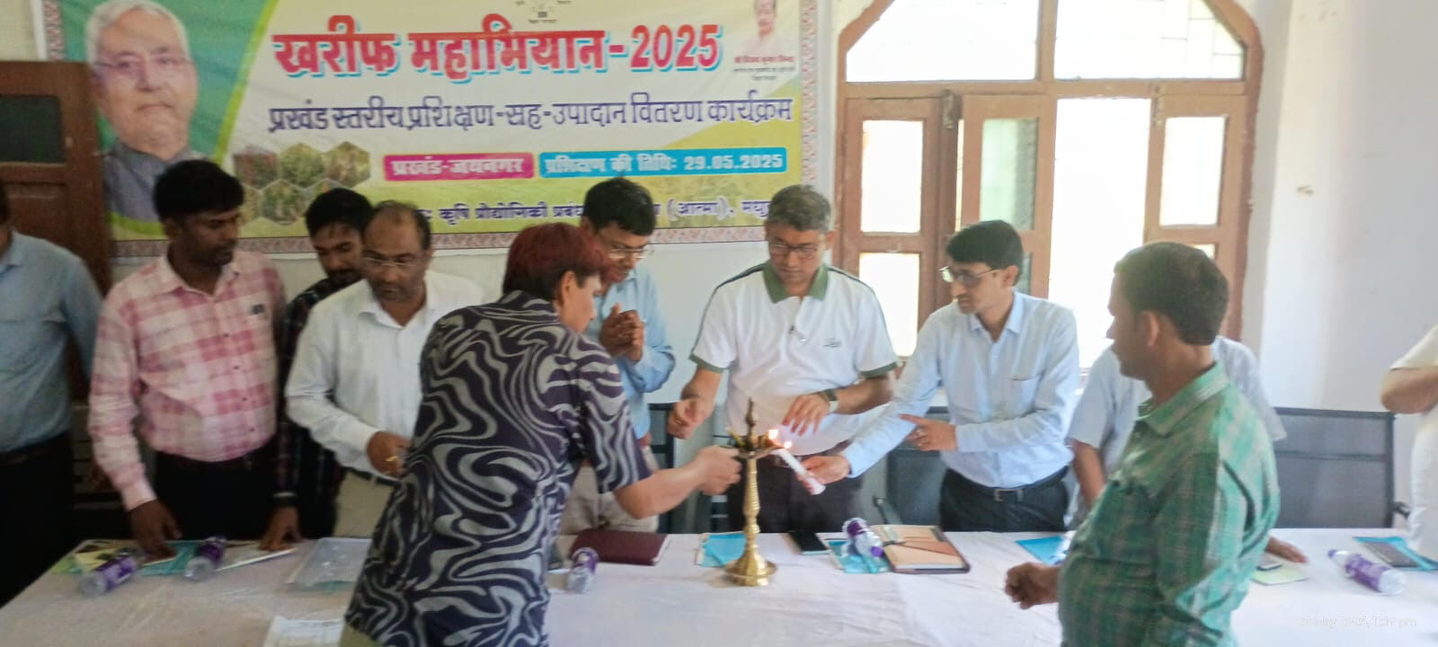 Madhubani News : Teach the tricks of farming using modern technology