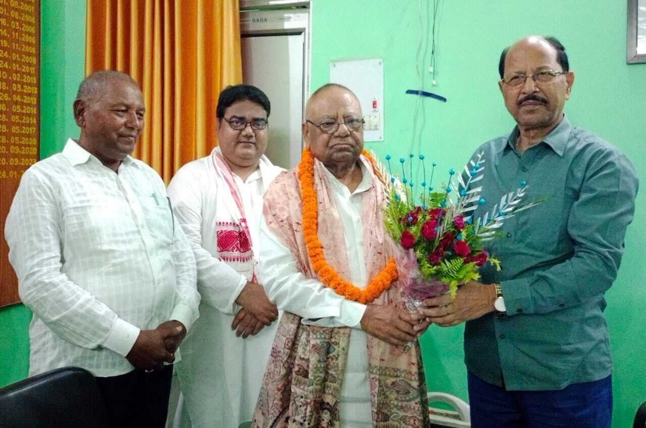 कुलपति ने किया पूर्व सांसद सह पूर्व मंत्री का स्वागत