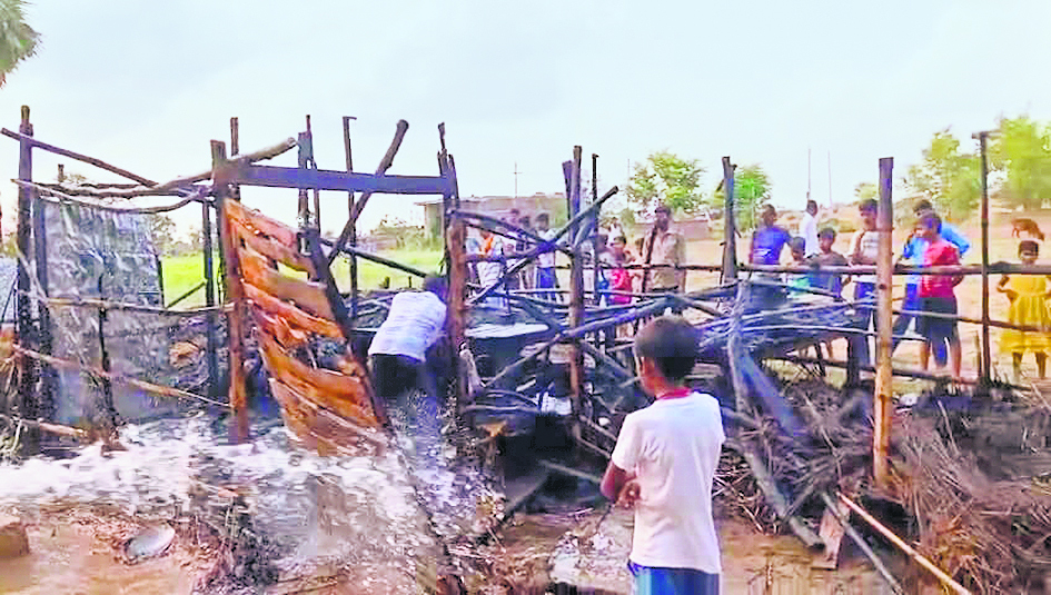 Gaya News : बिजली के शॉर्ट सर्किट से लगी आग, सामान जलकर राख
