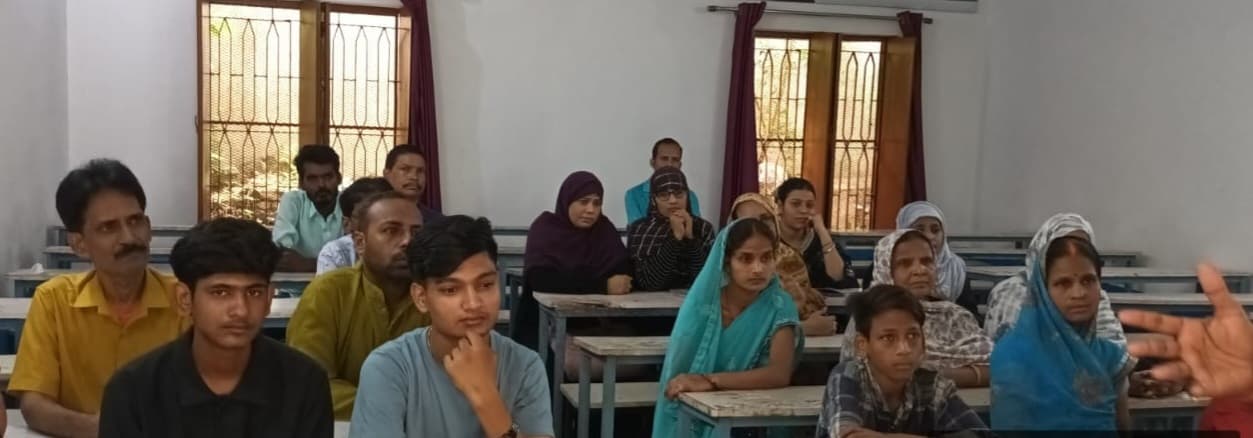 संगोष्ठी में पढ़ाई, सुविधा व सुधार पर अभिभावकों ने रखी राय