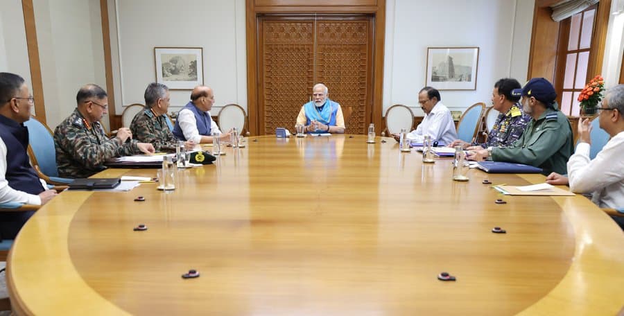 India-Pak Conflict: दिन भर चलता रहा बैठकों का दौर, भारत और पाकिस्तान सीजफायर के लिए हुए तैयार