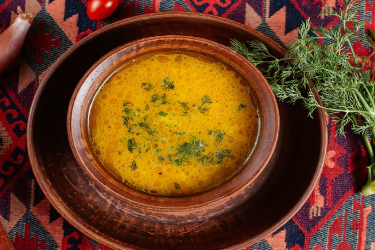 Rasam Recipe: गर्मियों में झटपट बनाएं टेस्टी रसम, स्वाद और सेहत दोनों का खजाना