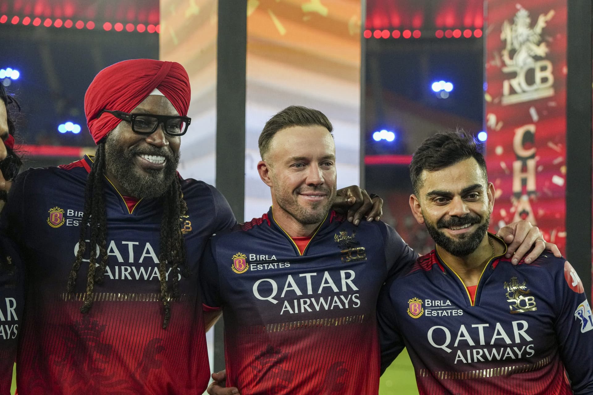 ट्रॉफी जीत के बाद ई साला कप नामडू…, डिविलियर्स, गेल और विराट का जश्न, RCB साथियों ने दिल की बातें भी की साझा