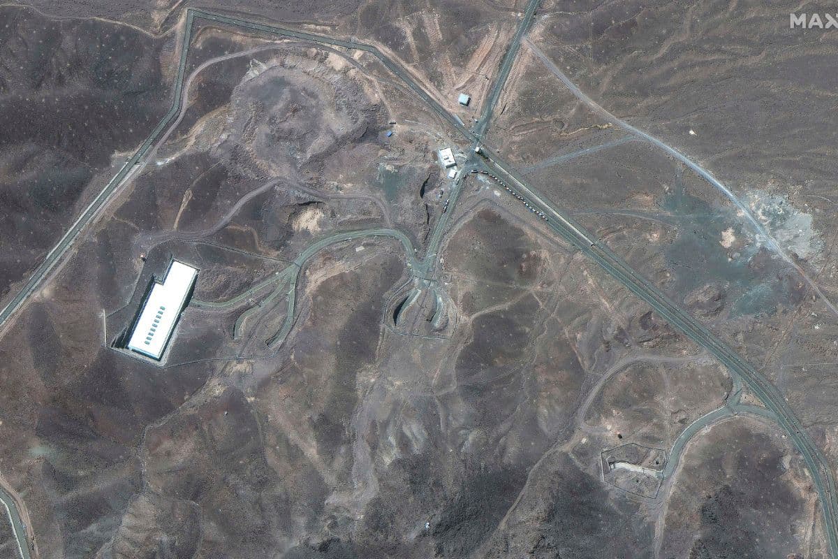 बंकर बस्टर बम से तबाह हो गया ईरान का न्यूक्लियर सेंटर! जानिए कितना ताकतवर है अमेरिका का यह हथियार