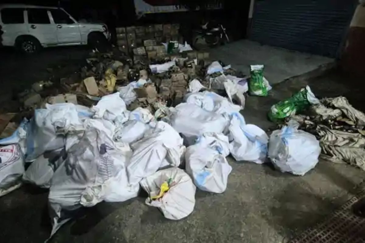 बिहार में नकली विदेशी शराब फैक्ट्री का पर्दाफाश, पुलिस की छापेमारी में लाखों का माल जब्त