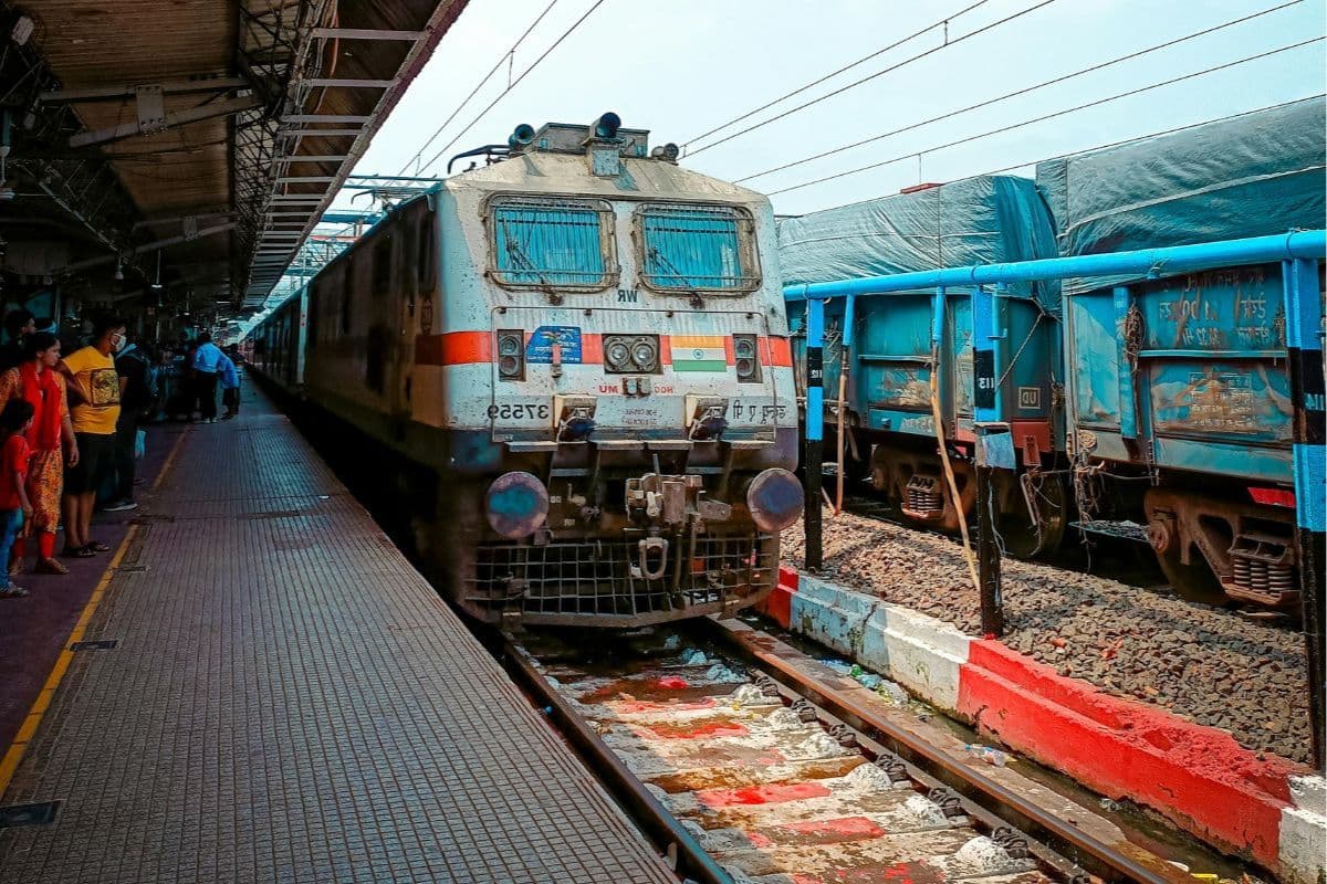 Patna-Thawe Train: थावे जाना अब हुआ आसान, अगले तीन महीने तक चलेगी ये स्पेशल ट्रेन, जानें टाइमिंग  
