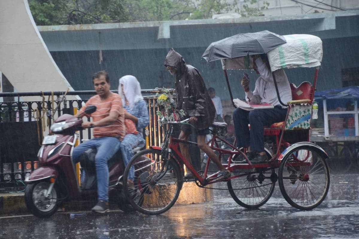 Dhanbad Rain: धनबाद में दिनभर रही उमसभरी गर्मी, शाम में झमाझम बारिश से राहत, 25 जून के लिए येलो अलर्ट