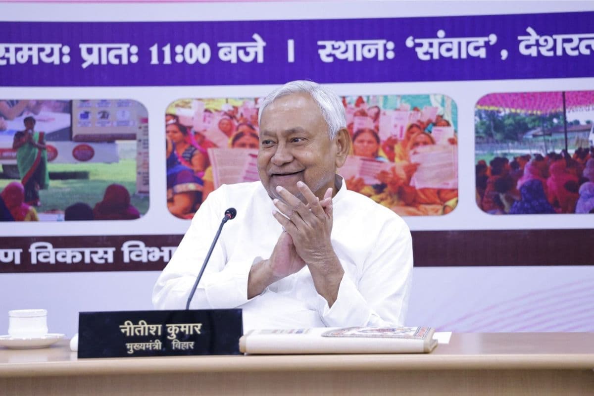 बिहार में जीविका दीदियों को बड़ी सौगात, नीतीश सरकार के दो अहम फैसले