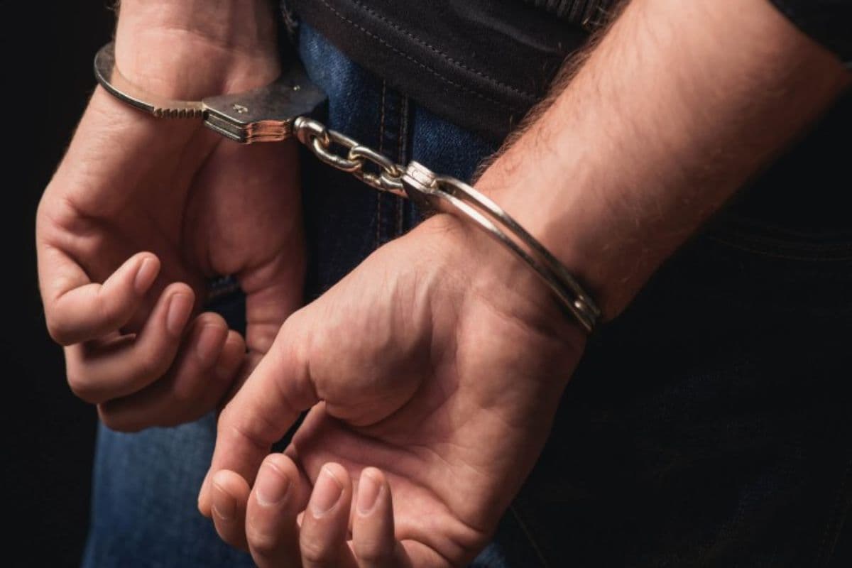 Bihar: नेपाली लड़की को बेचने दिल्ली ले जा रहा था बिहार का युवक, पुलिस ने किया गिरफ्तार