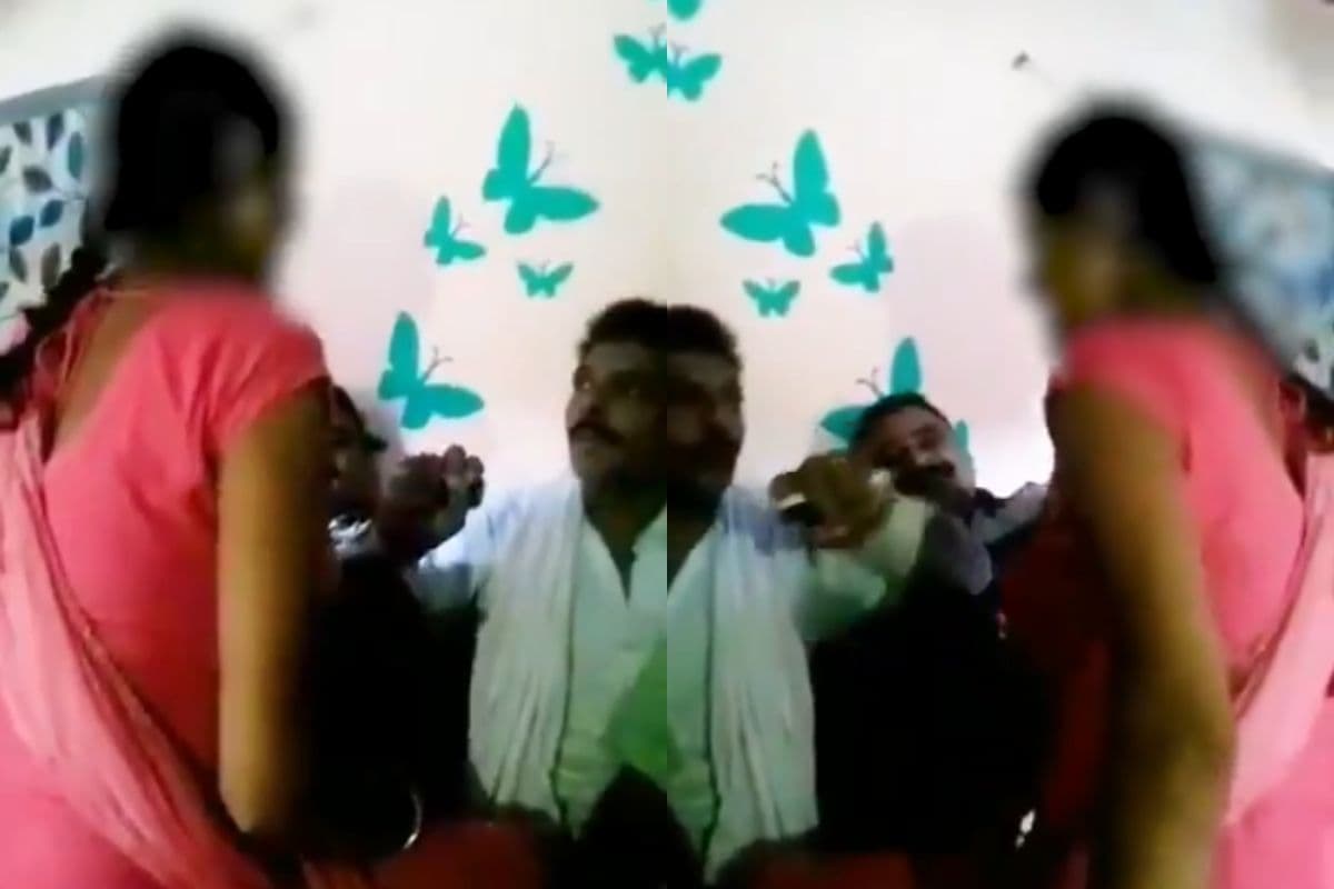 बीजेपी के बाद सपा नेता का अश्लील वीडियो वायरल, आपत्तिजनक हरकत करते आए नजर