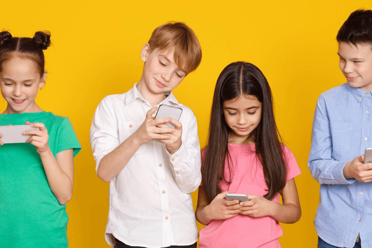 Screen Time Control for Kids: बच्चों का स्क्रीन टाइम कैसे करें कंट्रोल? जानिए 5 आसान और पावरफुल नियम