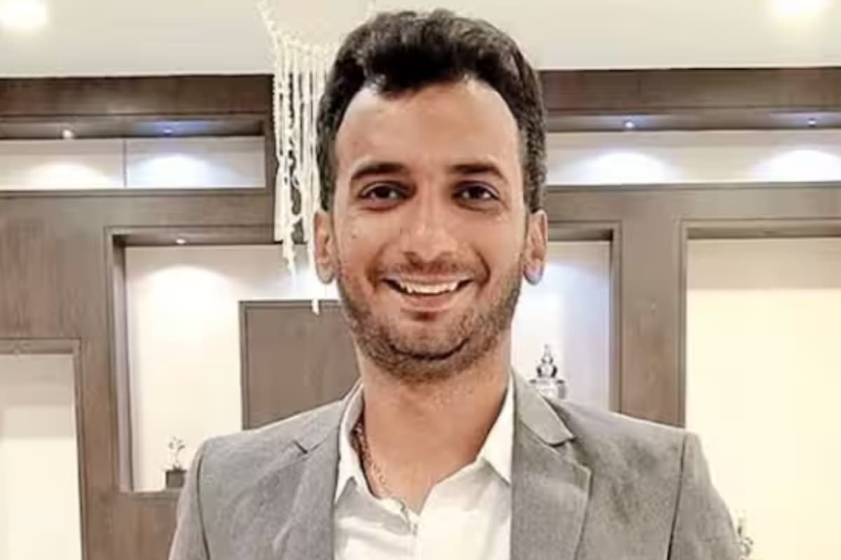 Success Story: पिता को खोया, हौसला नहीं… चौकीदारी करते-करते CAT टॉपर बना बेटा