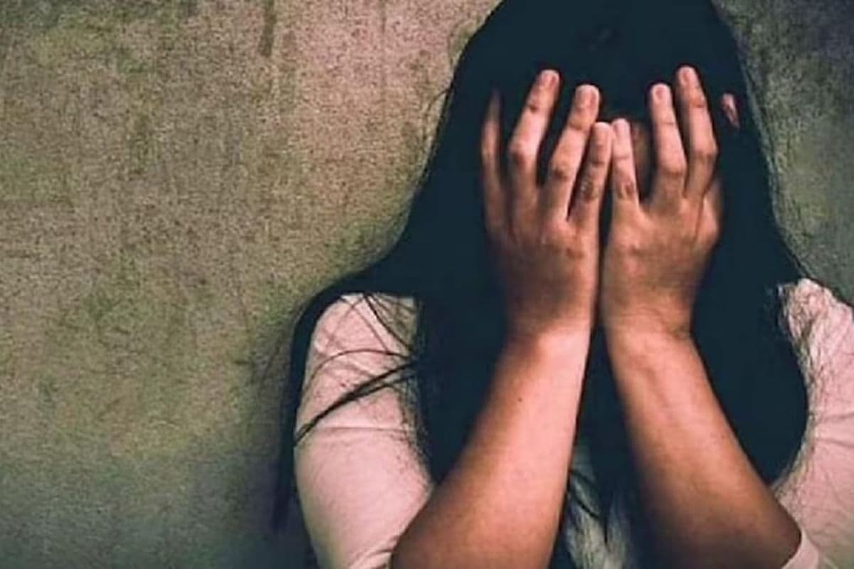 Crime News: बीए की छात्रा के साथ हैवानियत, तीन युवकों पर लगाया आरोप, घटना की जांच में जुटी पुलिस