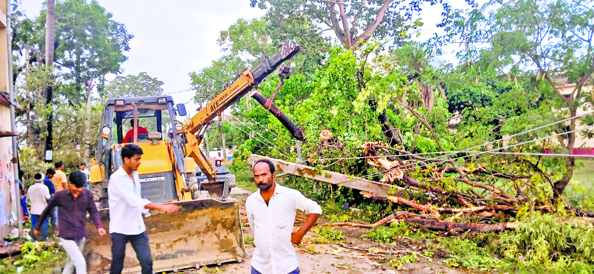 Gopalganj News : सुबह निकली तेज धूप, तो दोपहर बाद आंधी-पानी ने मचायी तबाही
