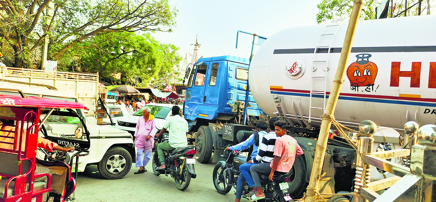 Ara News : पीरो में हर दिन नो इंट्री का हो रहा उल्लंघन, दिनभर लगता है जाम