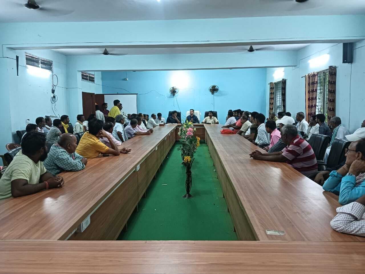 लाभुकों के बीच पारदर्शिता से अनाज का वितरण करें : बीडीओ