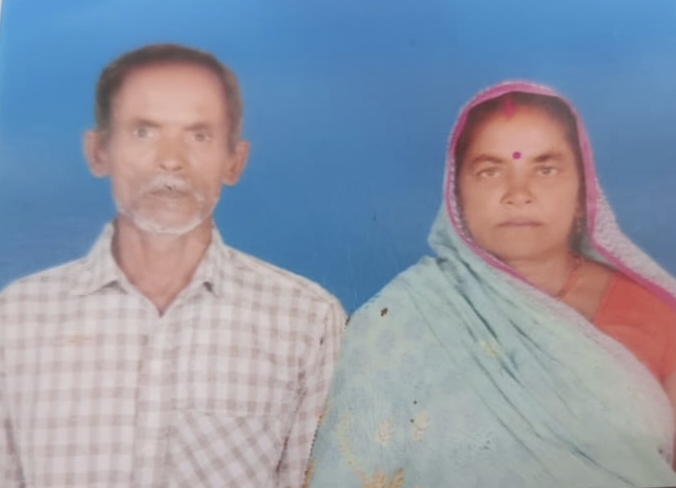 घर के आगे टहल रहे दंपति को वाहन ने रौंदा, दाेनों की मौत