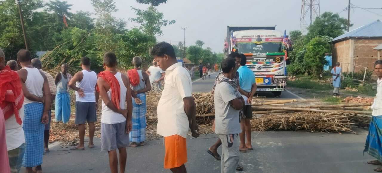 बाइक के धक्के से साइकिल सवार की हुई मौत, लोगों ने किया एनएच 106 जाम
