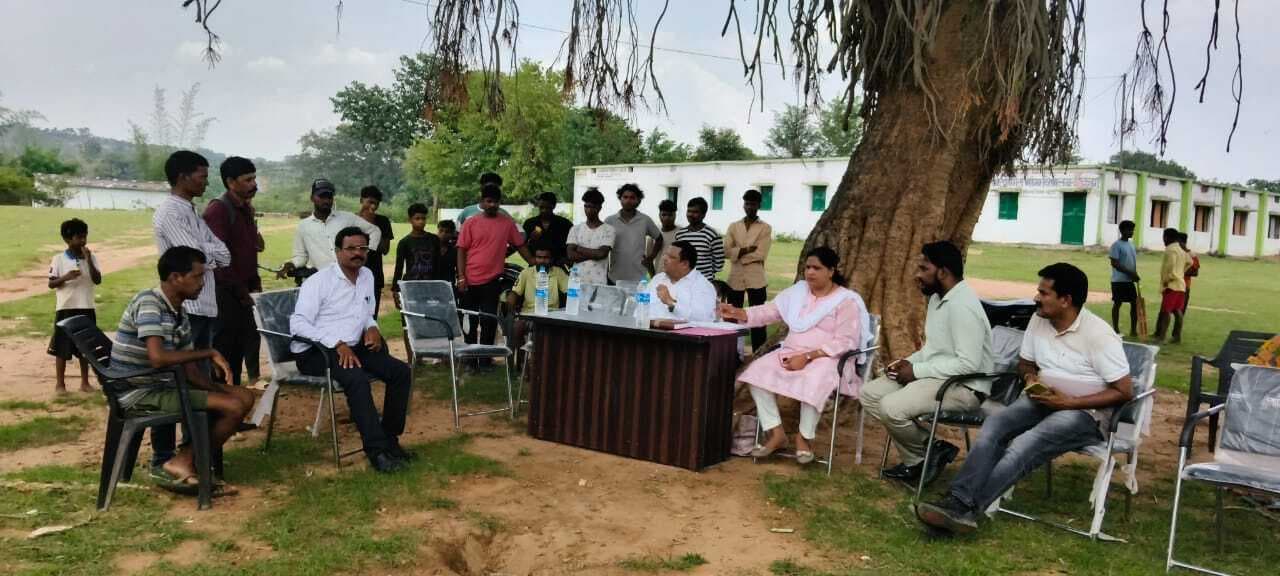 जिला पंचायती राज पदाधिकारी ने पंचायतों का किया निरीक्षण