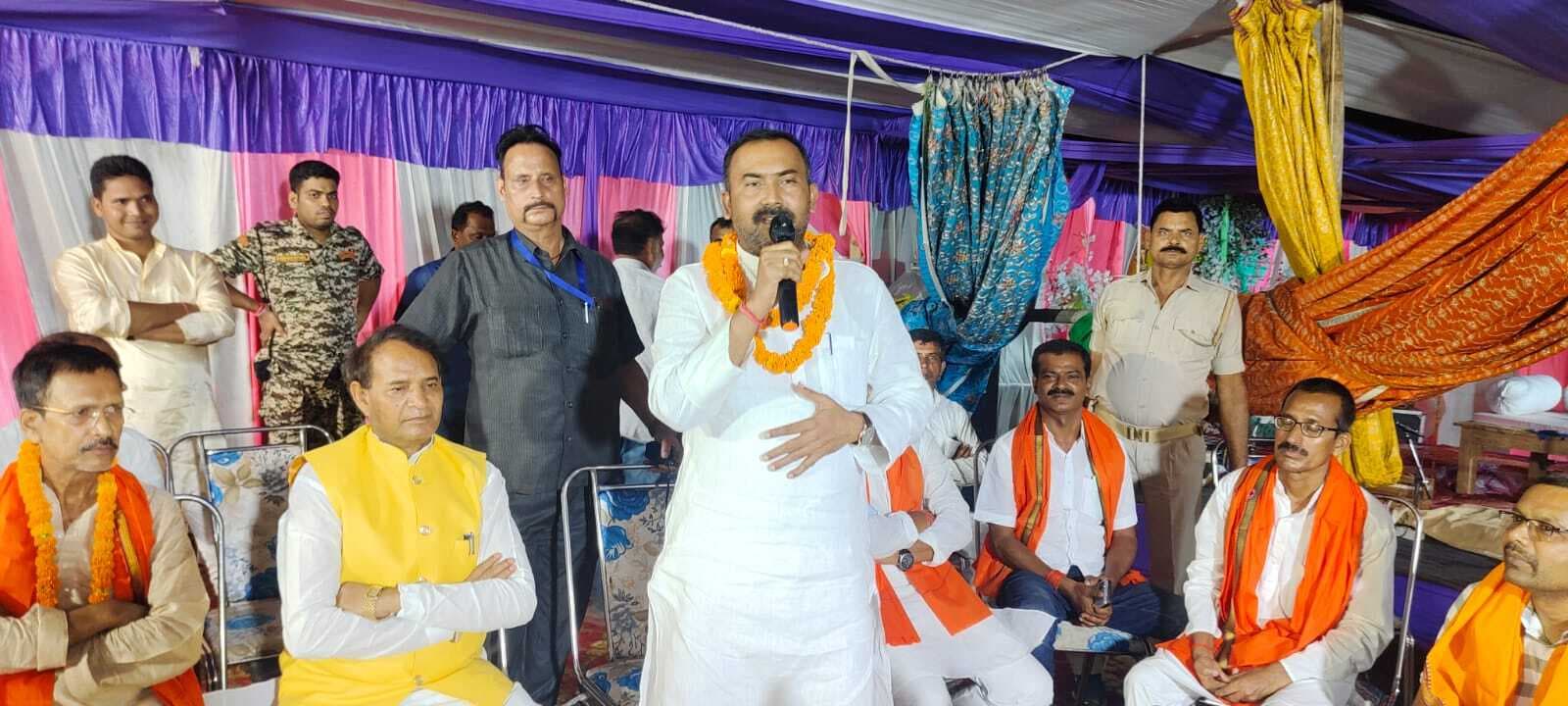 संतों व महापुरुषों के चरित्र को अपनाएं, तभी होगा देश व राज्य का विकास : मंत्री
