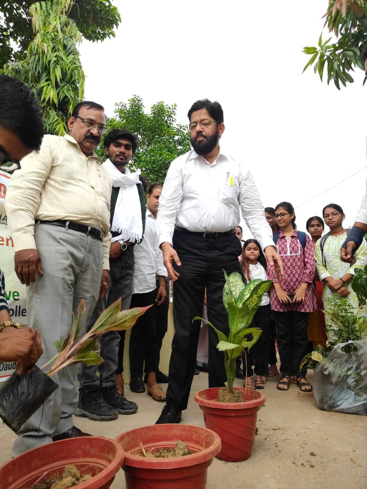 Aurangabad News : सरकार के भरोसे नहीं, अपने स्तर पर करें पर्यावरण संरक्षण : डॉ सदात