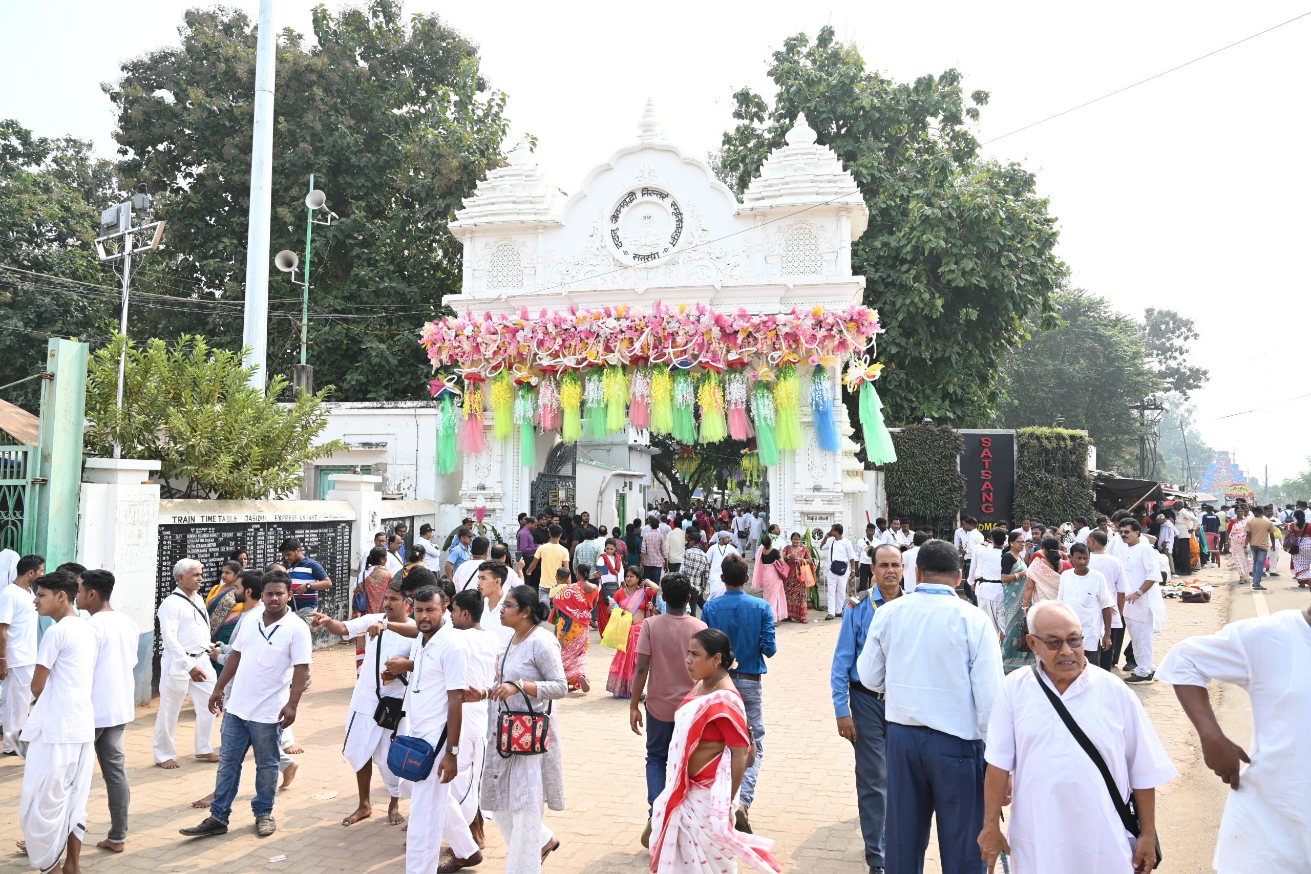 Deoghar News : सत्संग आश्रम में श्रीश्री आचार्य देव का जन्मोत्सव आज से