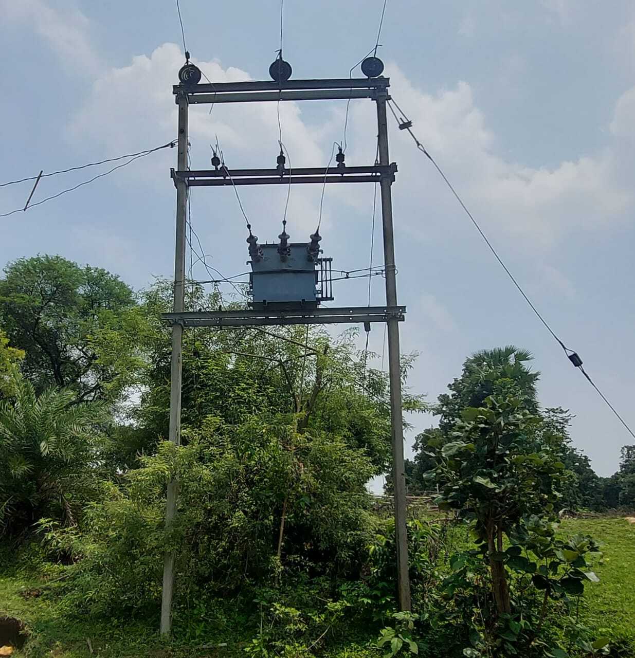 कुशबोना में ट्रांसफार्मर खराब होने से बिजली आपूर्ति बाधित, ग्रामीण परेशान