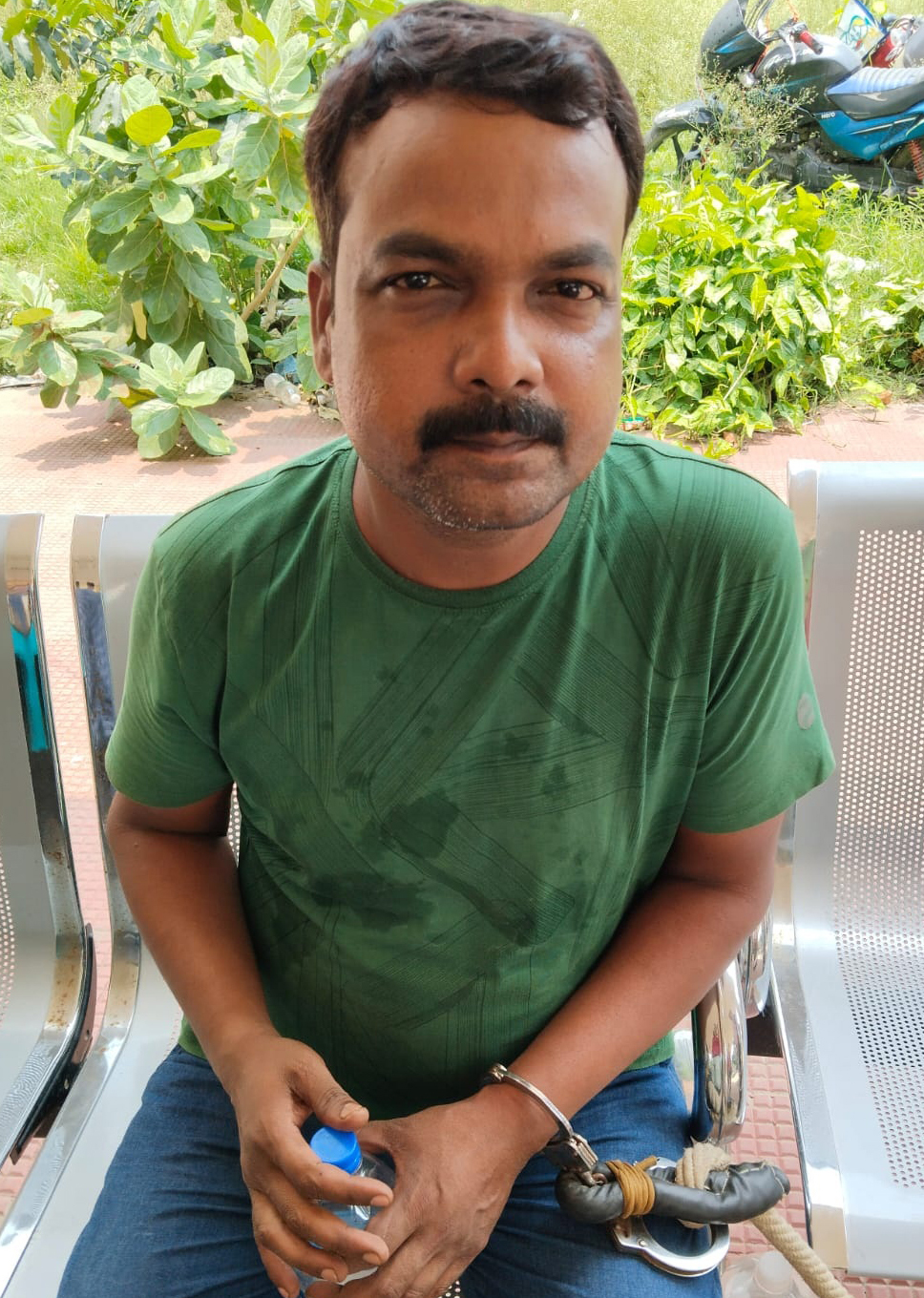 पत्नी की हत्या के आरोप में पति गिरफ्तार, बेटे ने दी गवाही