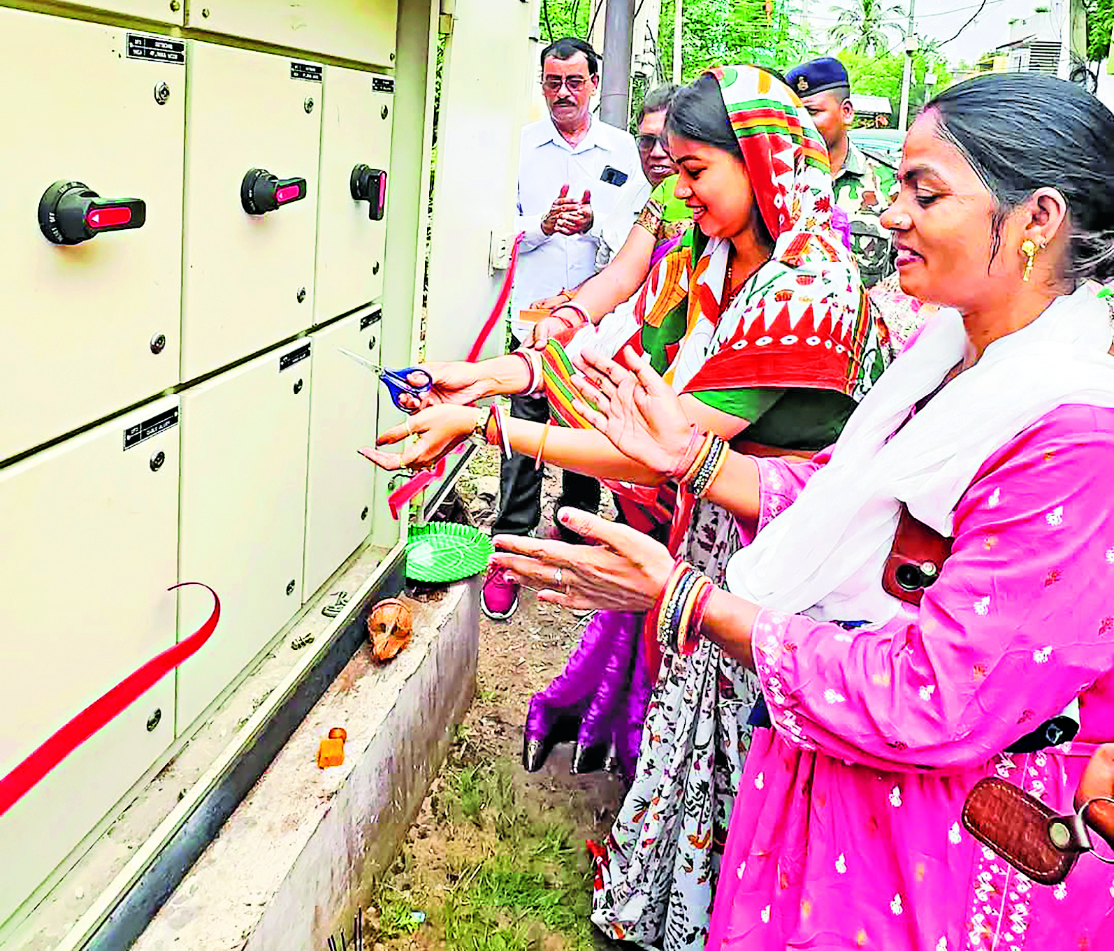Jamshedpur News : बागुनहातू में टाटा स्टील यूआइएसएल ने शुरू की बिजली आपूर्ति, 3000 से अधिक परिवार होंगे लाभान्वित