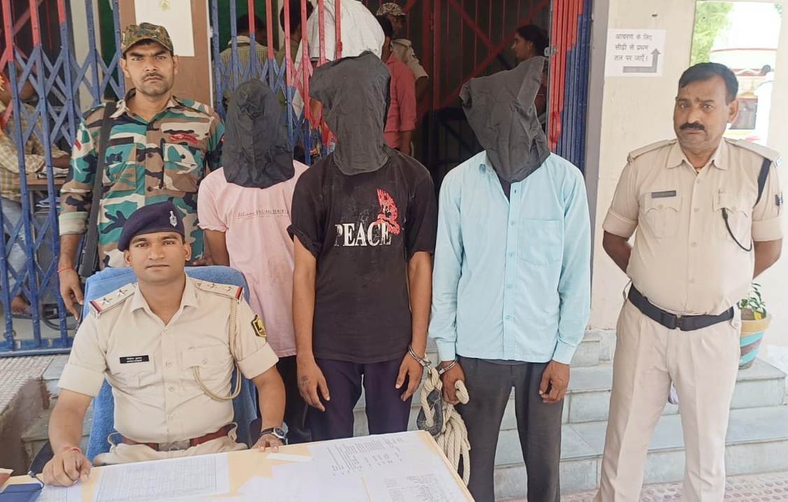 पूर्व मुखिया की पीट-पीटकर हत्या के मामले में तीन नामजद आरोपित गिरफ्तार