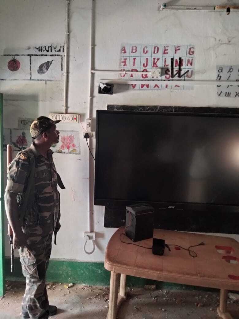 East Singhbhum News : मंदा उमवि में शरारती तत्वों ने तोड़फोड़ की, एक लाख का नुकसान