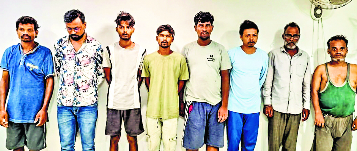 Jamshedpur News : 12 घंटे में पुलिस ने 365 दागी व 159 फायरिंग के आरोपी का किया सत्यापन, 77 भेजे गये जेल
