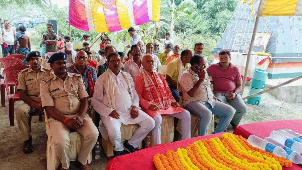 पांचवीं पुण्यतिथि पर शहीद कुंदन कुमार ओझा को दी गयी श्रद्धांजलि