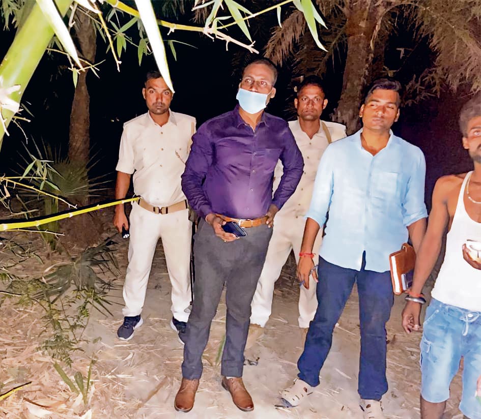 Gopalganj News : महम्मदपुर में आम के बगीचे में मचान में बांध कर युवक की पीटकर हत्या, तनाव